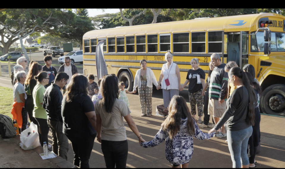 Hop on the Bus for Holoholo & Moʻolelo